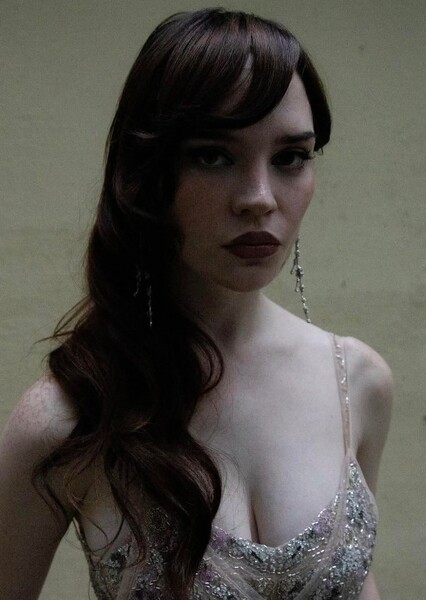 Sophie Thatcher photo