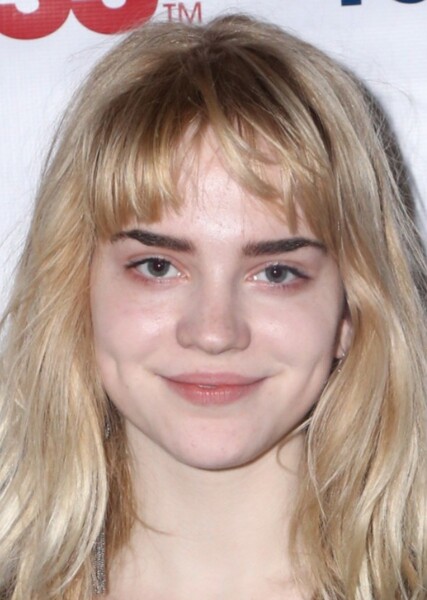 Sophie Thatcher photo