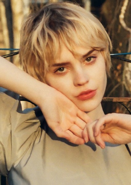 Sophie Thatcher photo