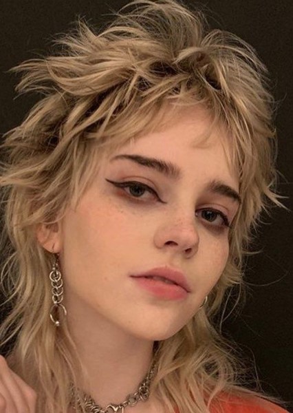Sophie Thatcher photo
