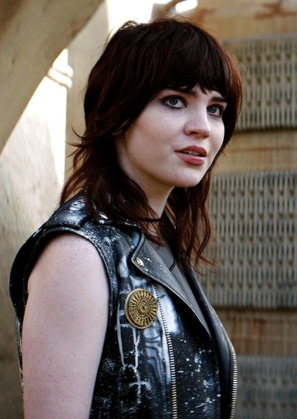 Sophie Thatcher photo