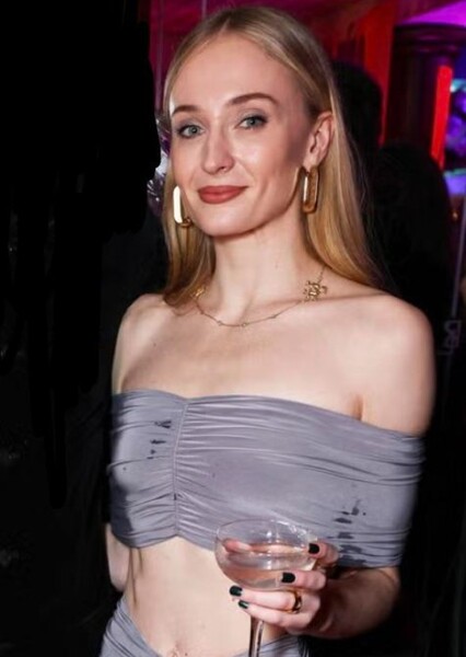 Sophie Turner photo