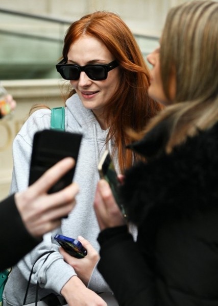 Sophie Turner photo