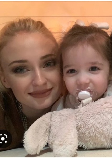 Sophie Turner photo