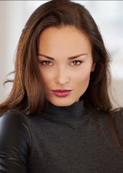 Stasia Caz