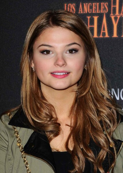 Stefanie Scott photo