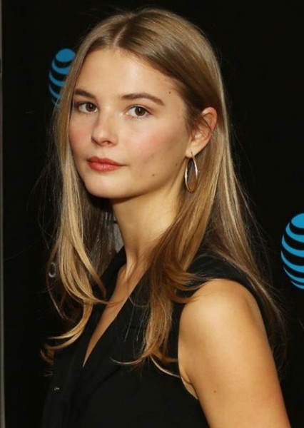 Stefanie Scott photo