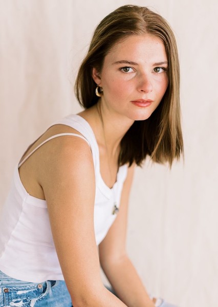 Stefanie Scott photo