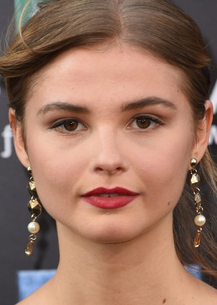 Stefanie Scott photo