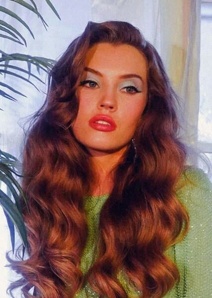 Stela Cole photo
