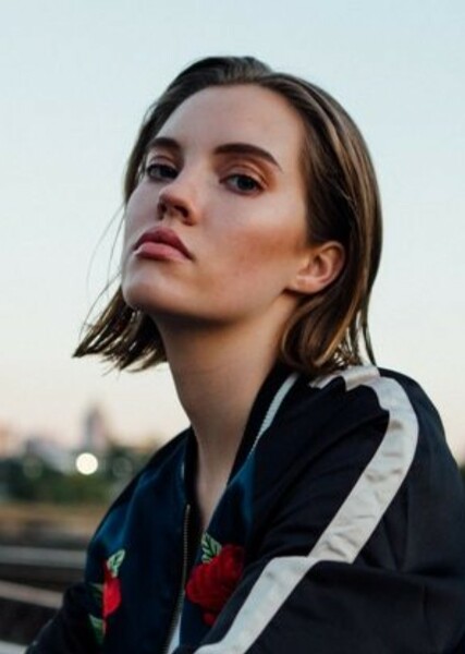Stela Cole photo