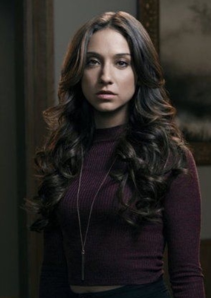 Stella Maeve