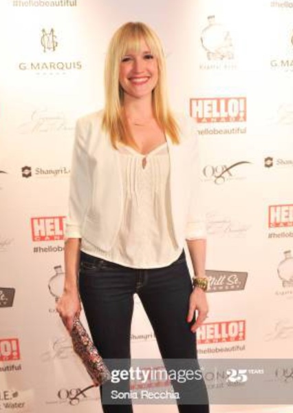 Stephanie Anne Mills photo