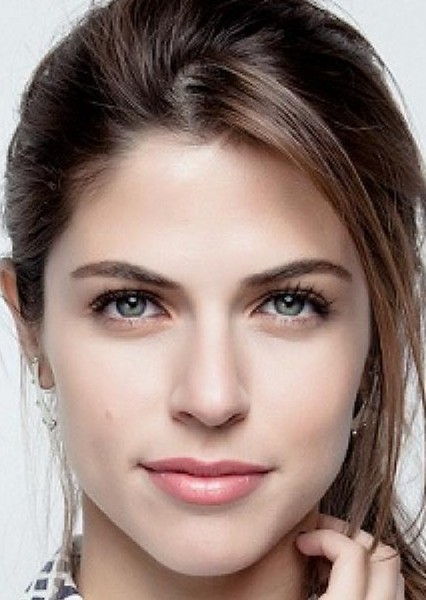 Stephanie Cayo photo