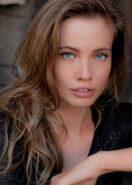 Stephanie Corneliussen photo