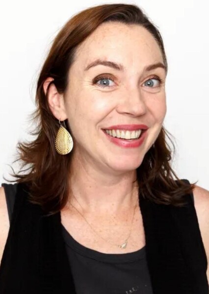 Stephanie Courtney photo