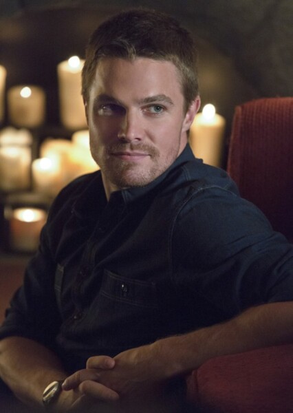 Stephen Amell photo