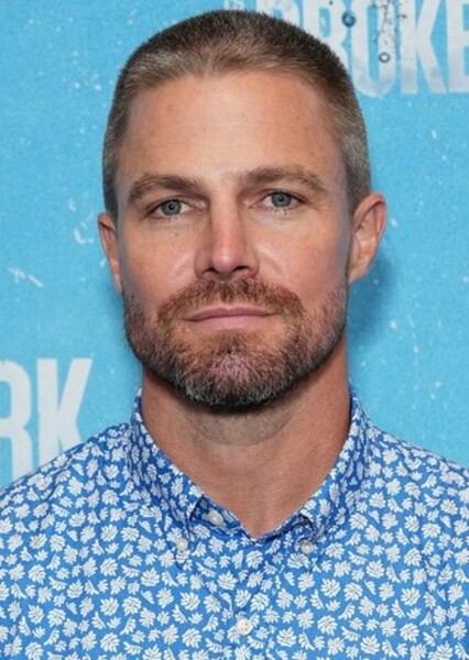 Stephen Amell photo
