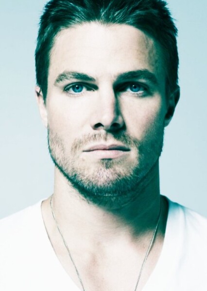 Stephen Amell photo