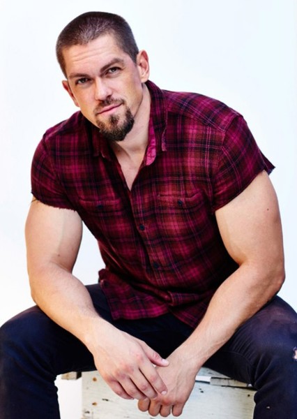 Steve Howey photo