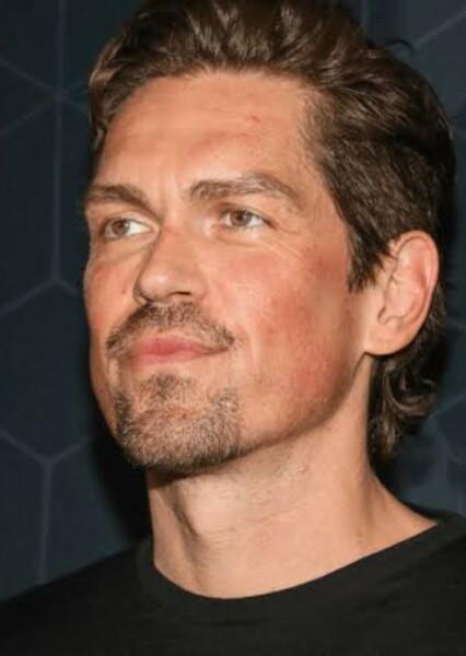 Steve Howey photo