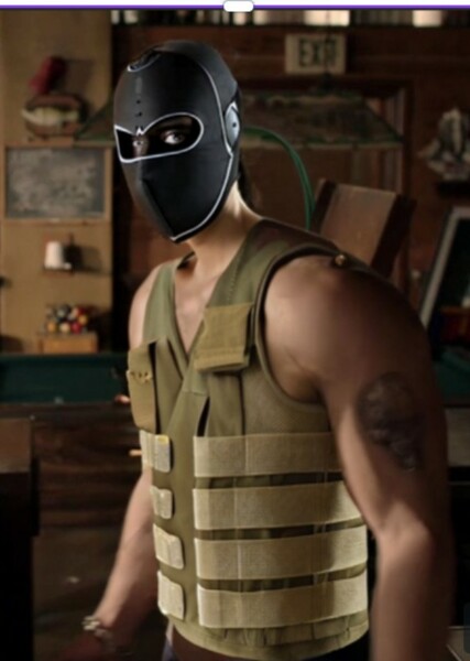 Steve Howey photo