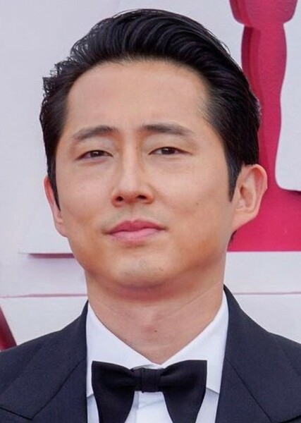 Steven Yeun photo