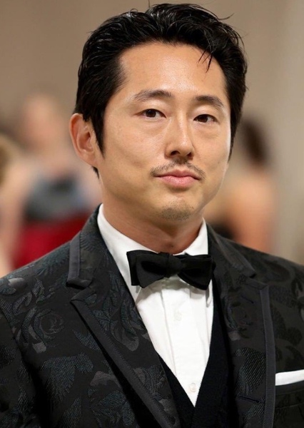 Steven Yeun photo
