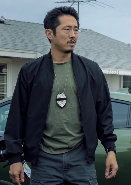 Steven Yeun photo