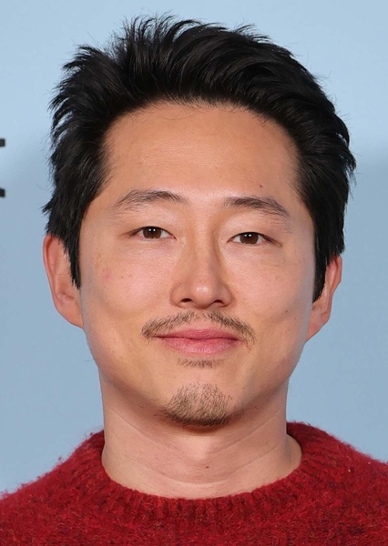 Steven Yeun photo