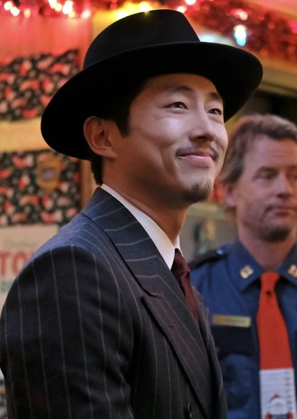 Steven Yeun photo