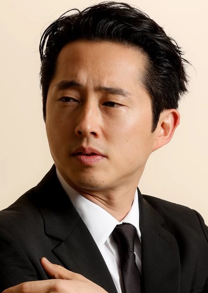 Steven Yeun photo