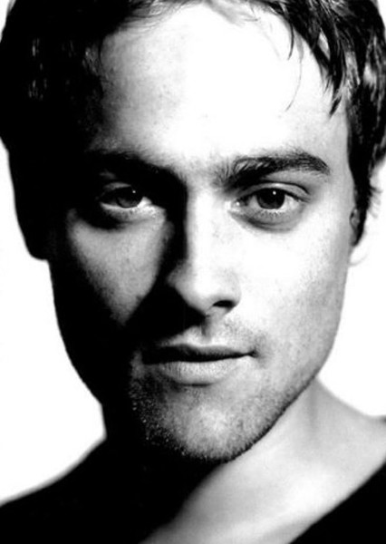 Stuart Townsend photo