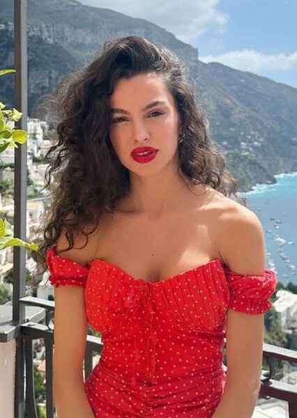 Su Burcu Yazgı Coşkun photo