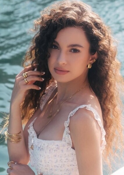 Su Burcu Yazgı Coşkun photo