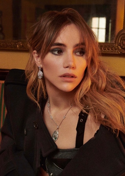 Suki Waterhouse