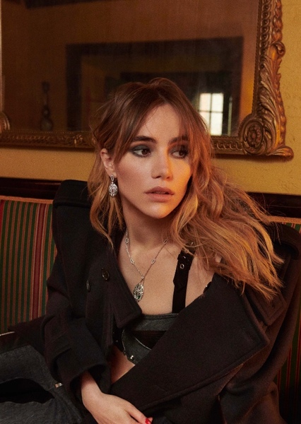 Suki Waterhouse