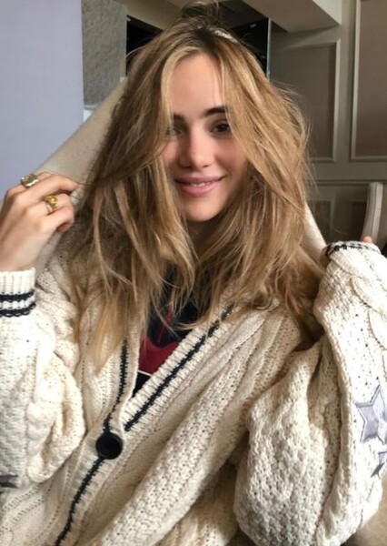 Suki Waterhouse photo