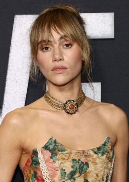 Suki Waterhouse photo