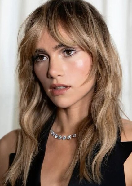 Suki Waterhouse photo