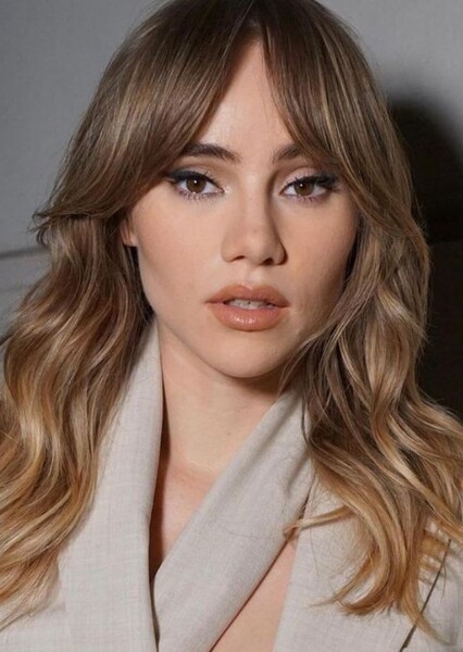 Suki Waterhouse photo