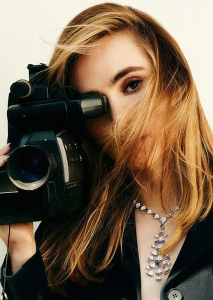 Suki Waterhouse