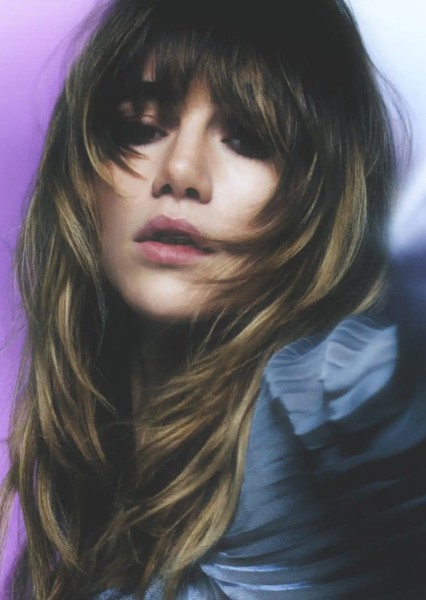 Suki Waterhouse photo