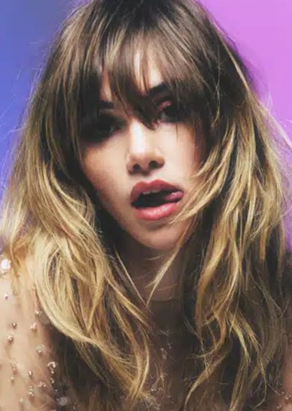 Suki Waterhouse photo