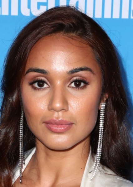 Summer Bishil photo