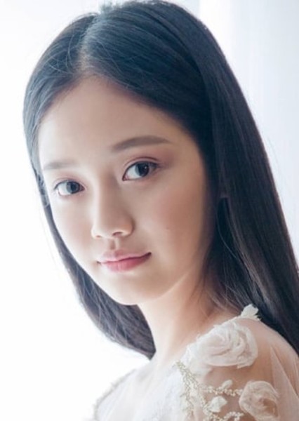 Sun Yihan as Lady Hualing in Daughter of the Moon Goddess