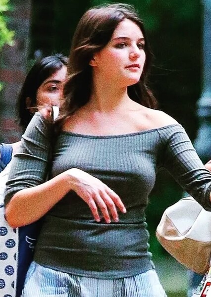Suri Cruise photo