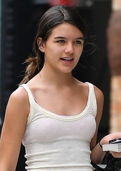Suri Cruise photo