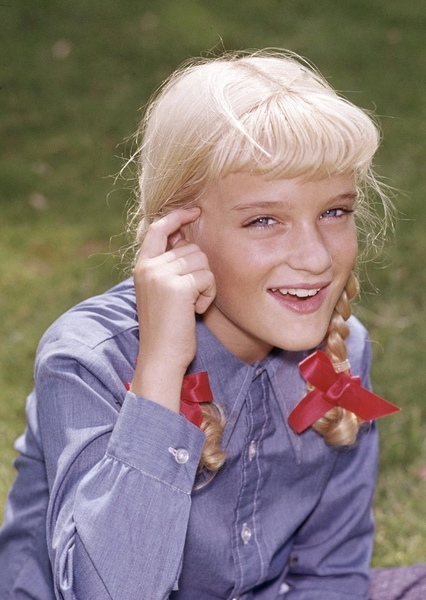 Susan Olsen photo