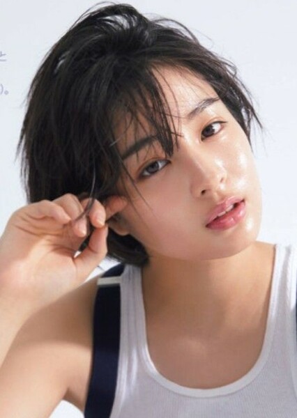 Suzu Hirose photo